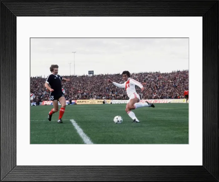 Framed Print : Stuart Kennedy Scotland (Left) football World Cup 1978 Scotland 1 Peru 3 Framed Print : Stuart Kennedy Scotland (Left) football World Cup 1978 Scotland 1 Peru 3