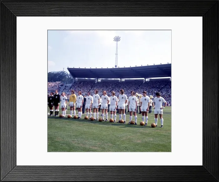 Framed Print : SCOTLAND WORLD CUP TEAM 1974 JUNE 1974 Framed Print : SCOTLAND WORLD CUP TEAM 1974 JUNE 1974