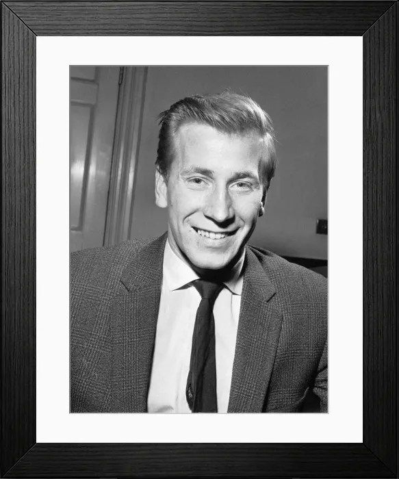 Framed Print : Portrait of Manchester United footballer Bobby Charlton. 28th February 1959 Framed Print : Portrait of Manchester United footballer Bobby Charlton. 28th February 1959
