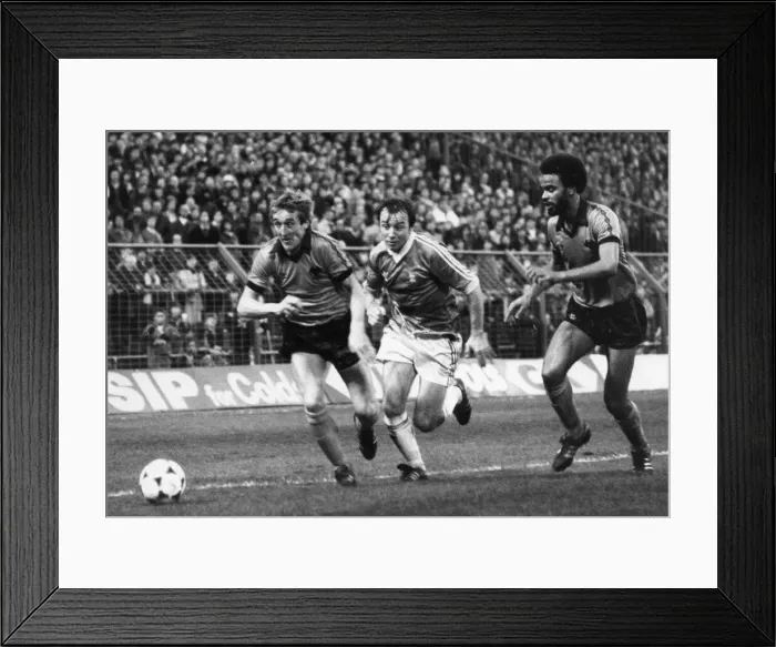 Framed Print : Birmingham City v Wolverhampton Wanderers league match at St Andrews November 1981 Framed Print : Birmingham City v Wolverhampton Wanderers league match at St Andrews November 1981
