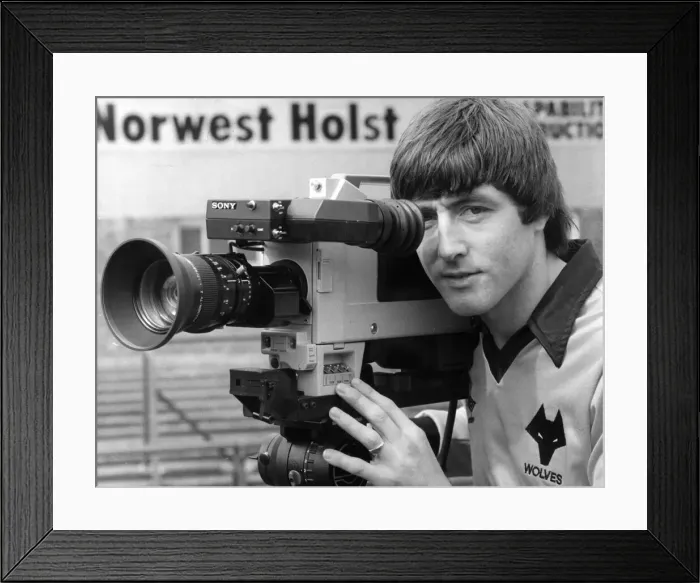 Framed Print : John Richards Wolverhampton Wanderers striker 1969-1983 Framed Print : John Richards Wolverhampton Wanderers striker 1969-1983