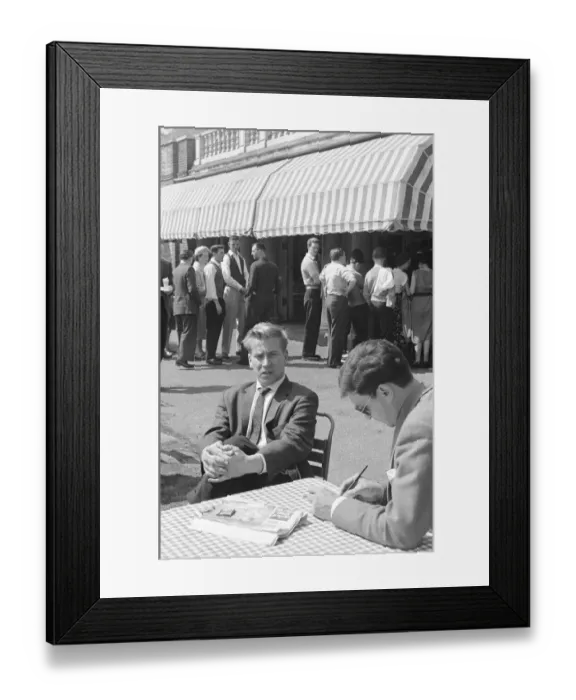 Framed Print : Manchester United footballer Bobby Charlton in Hyde Park Framed Print : Manchester United footballer Bobby Charlton in Hyde Park