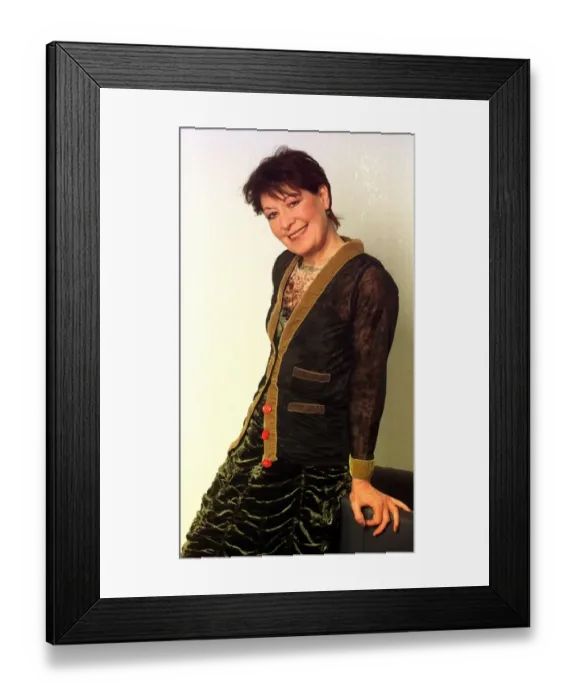 Framed Print : Actress Roberta Taylor, as her Eastenders character Irene Hills. November 1999