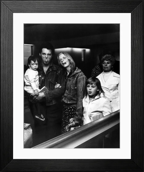 Framed Print : Paul McCartney former singer with The Beatles with wife Linda Framed Print : Paul McCartney former singer with The Beatles with wife Linda