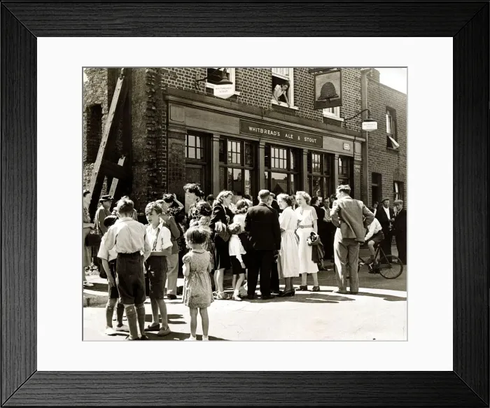 Framed Print : Whitbreads Ale & Stout Pub, July 1949 Members of the 64 saloon bar waiting Framed Print : Whitbreads Ale & Stout Pub, July 1949 Members of the 64 saloon bar waiting