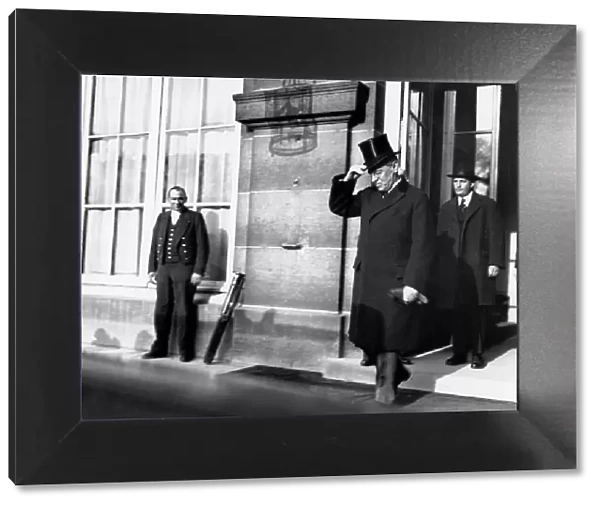 Woodrow Wilson American President World War One, leaving Peace Conference at Versailles