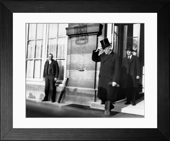 Framed Print : Woodrow Wilson American President World War One, leaving Peace Conference at Versailles Framed Print : Woodrow Wilson American President World War One, leaving Peace Conference at Versailles