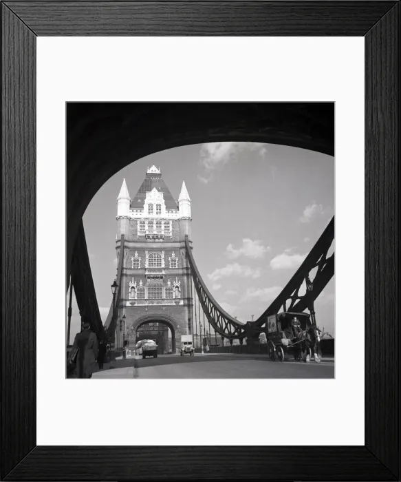 Framed Print : Traffic crossing Tower Bridge, circa 1945 Framed Print : Traffic crossing Tower Bridge, circa 1945