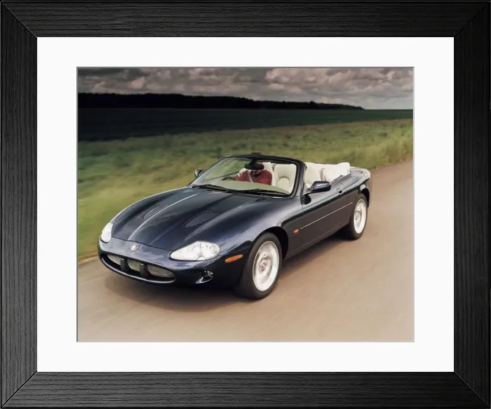: The picture shows the Jaguar XKR December 1999 : The picture shows the Jaguar XKR December 1999