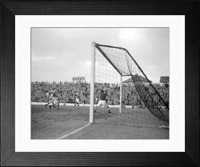 Framed Print : English FA Cup match. Notts County 1 v Chelsea 0. Action from the match Framed Print : English FA Cup match. Notts County 1 v Chelsea 0. Action from the match