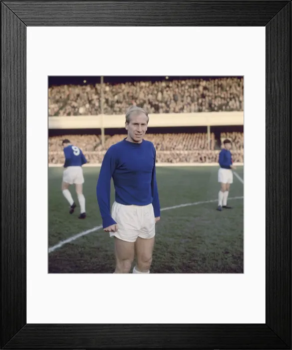 Framed Print : English League Division One match at Highbury. Arsenal 2 v Manchester United 3 Framed Print : English League Division One match at Highbury. Arsenal 2 v Manchester United 3