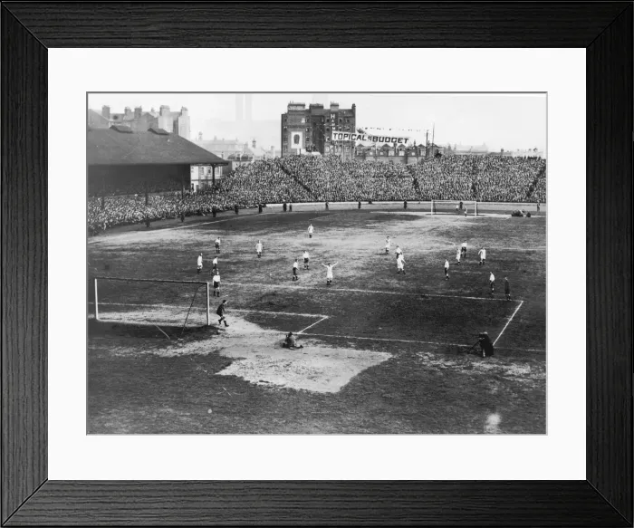Framed Print : FA Cup Final at Stamford Bridge. Huddersfield Town 1 v Preston North End 0