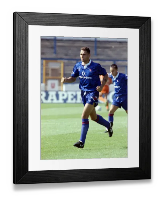 Framed Print : Chelsea 4 v. Luton Town 0. Vinnie Jones playing in his debut for the blues against