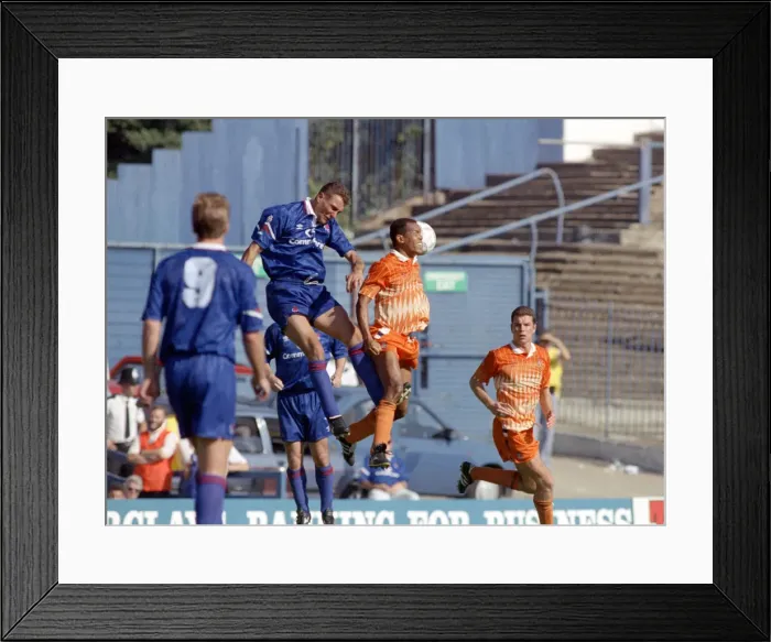 Framed Print : Chelsea 4 v. Luton Town 0. Vinnie Jones playing in his debut for the blues against