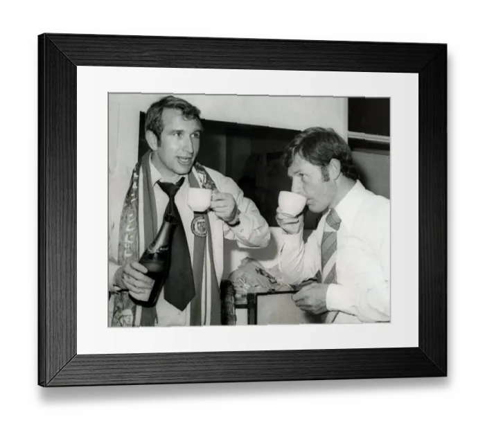 Framed Print : Alan Dicks, Bristol City manager (left) and Gordon Milne
