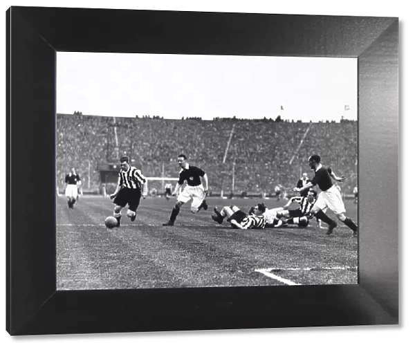 Arsenal v Newcastle during FA cup final 1932. Goalmouth action