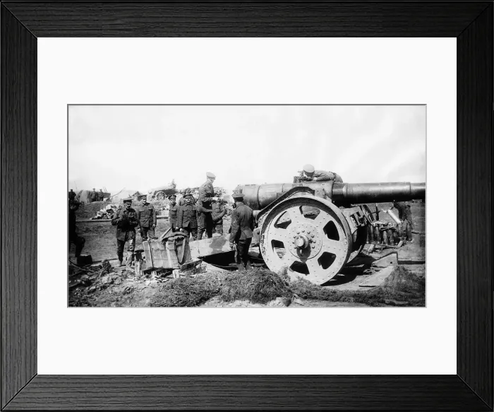 Framed Print : Canadian artillery men prepare a large naval gun 1917 for use on the Western Front Framed Print : Canadian artillery men prepare a large naval gun 1917 for use on the Western Front