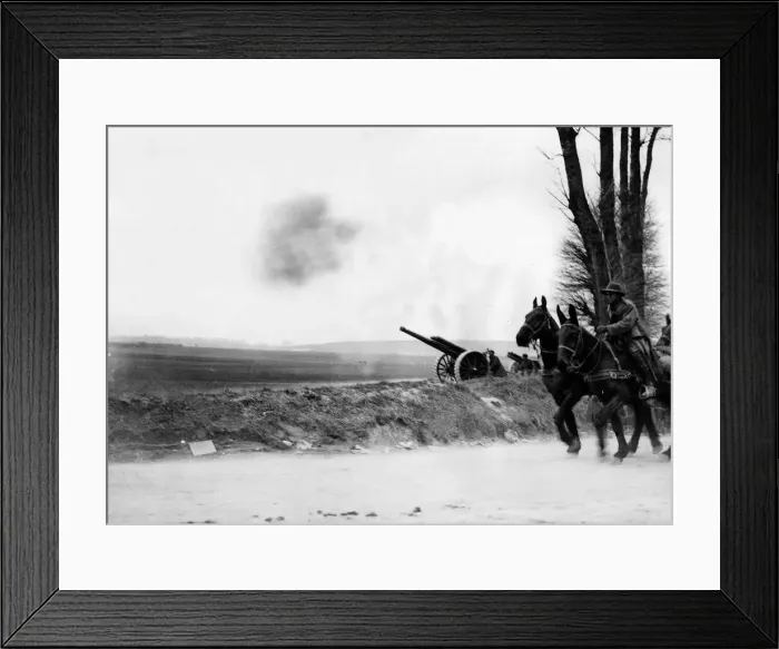 Framed Print : Artillery pound the German lines during Allied advance in World War One 1918 Framed Print : Artillery pound the German lines during Allied advance in World War One 1918