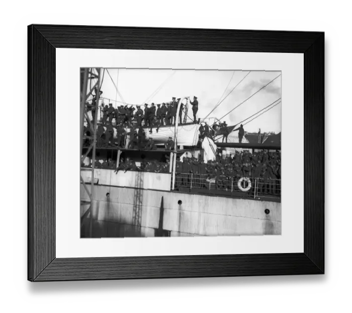 Framed Print : World War One British Troops France British tommies arriving in France by boat Framed Print : World War One British Troops France British tommies arriving in France by boat