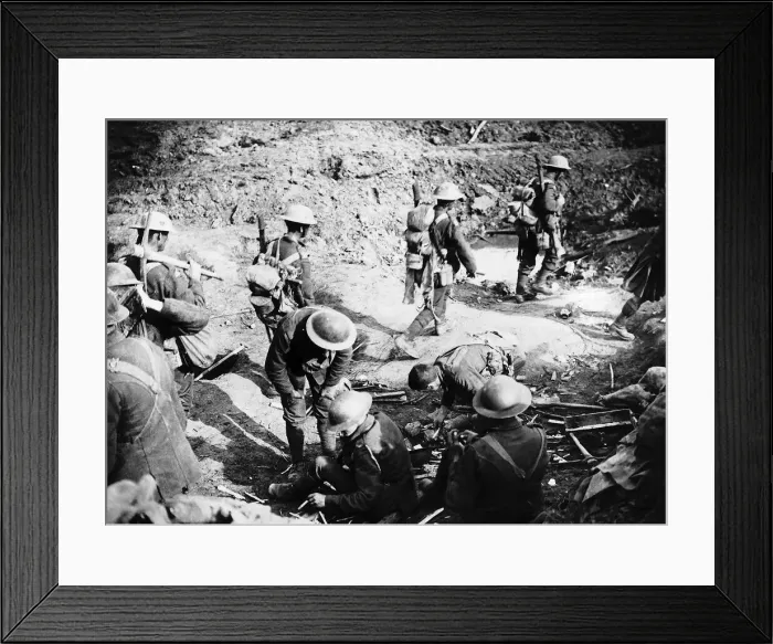 Framed Print : Welsh troops at the Battle for Menin Road near Zonnebek 1917 Framed Print : Welsh troops at the Battle for Menin Road near Zonnebek 1917