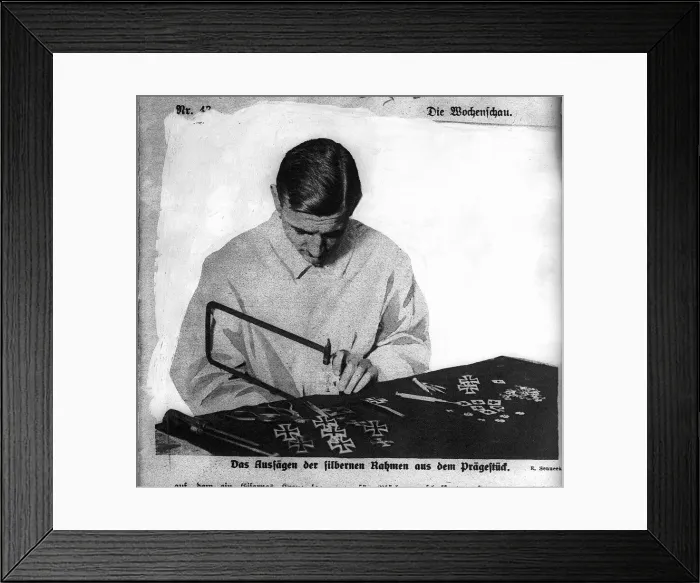 Framed Print : World War One. Making Iron Cross medals October 1914 in Germany Framed Print : World War One. Making Iron Cross medals October 1914 in Germany