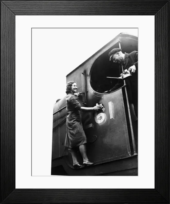 Framed Print : WW2 Women Engine Cleaners at work circa 1940