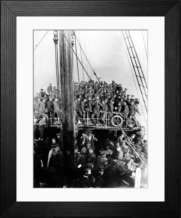 Framed Print : British troops cross the Channel aboard a troopship during World War One Framed Print : British troops cross the Channel aboard a troopship during World War One