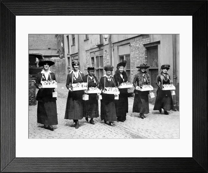 Framed Print : World War One - Fund Raising 1917 Lady Hawbury Williams, Lady MaCready, Lady French Framed Print : World War One - Fund Raising 1917 Lady Hawbury Williams, Lady MaCready, Lady French
