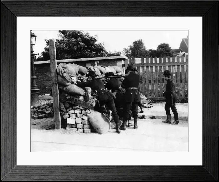 Framed Print : Belgian soldiers behind a barricade in Brussels 1914 World War One Framed Print : Belgian soldiers behind a barricade in Brussels 1914 World War One