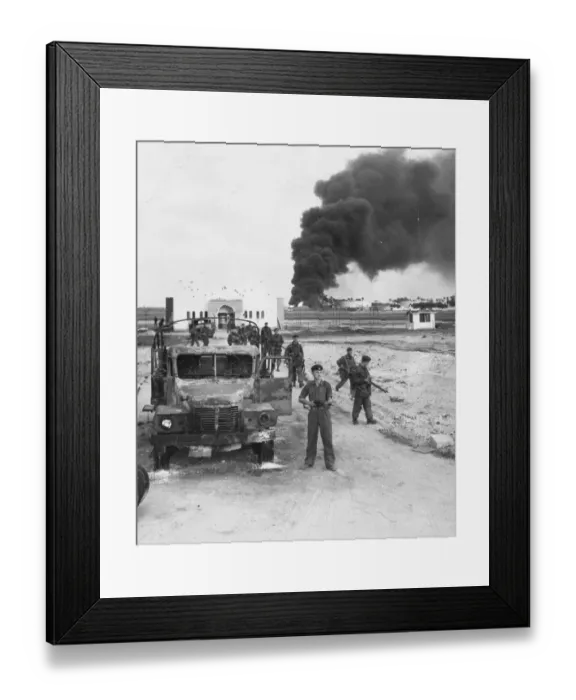 Framed Print : The Suez crisis - Anglo-French troops occupy Port Said 08 / 11 / 56 Framed Print : The Suez crisis - Anglo-French troops occupy Port Said 08 / 11 / 56