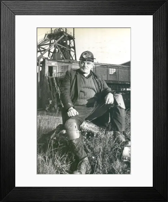 Framed Print : Miner Jack Buxton, made redundant after 47 years on the closure of Burradon Colliery