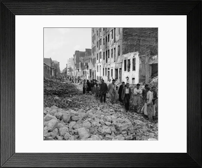 Framed Print : Suez Crisis 1956 The heavily bomb damaged district of Rue Ababi in Port Said