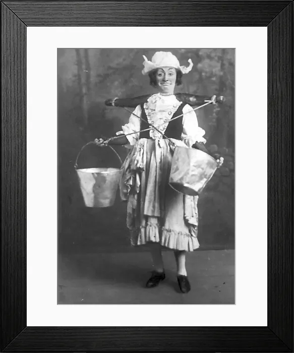 : Dan Leno in Julian Wylies pantomime at the Tyne Theatre, Newcastle : Dan Leno in Julian Wylies pantomime at the Tyne Theatre, Newcastle