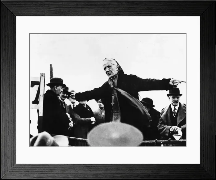 Framed Print : Suffragette Madame Despard May 1920 Pictured speaking in Hyde Park London during