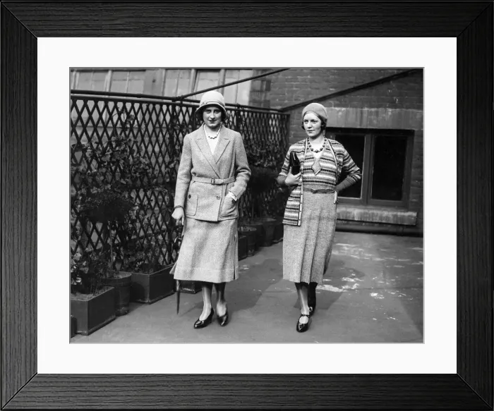 Framed Print : Two models in 1940s dress Framed Print : Two models in 1940s dress
