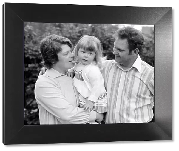 Louise Brown - test tube baby- May 1980 And her parents Lesley