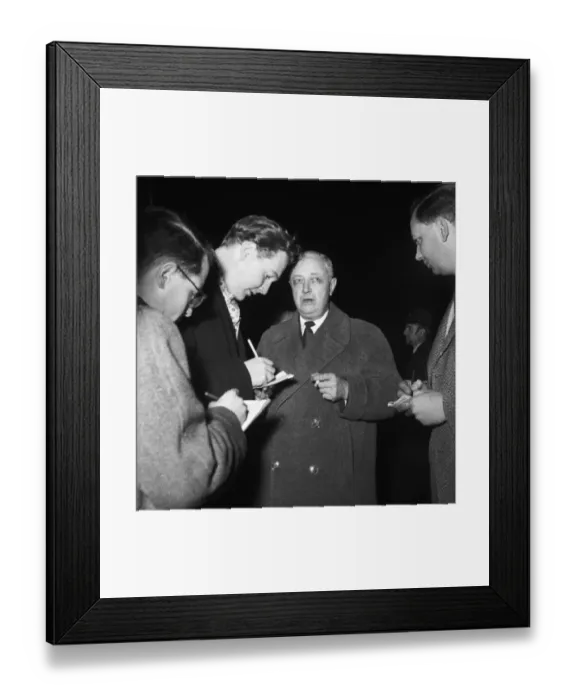 Framed Print : Suez Crisis 1956 The French Foreign Minister Mr Christian Pineau talks to reporters