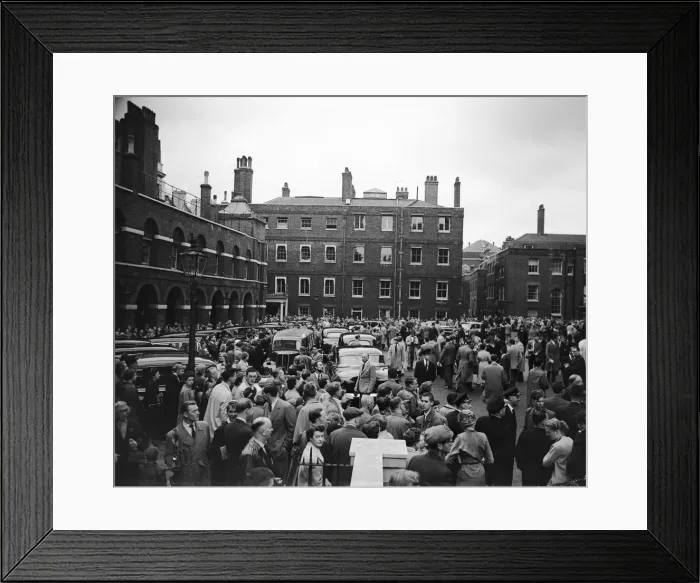 Framed Print : Suez Crisis 1956 Crowds outside Lancaster House during the Suez Conference Framed Print : Suez Crisis 1956 Crowds outside Lancaster House during the Suez Conference