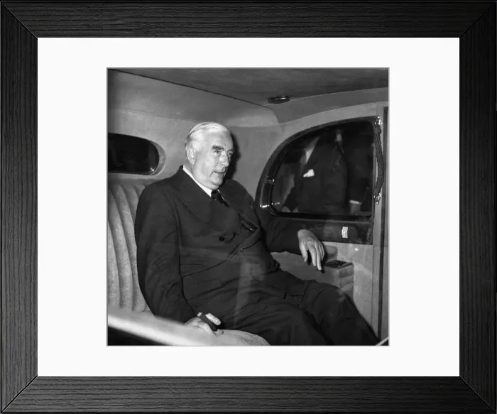 Framed Print : Suez Crisis 1956 Mr Menzies leaving the Suez Conference at Lancaster House 1