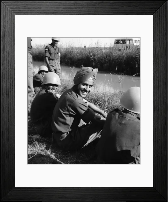 Framed Print : Suez Crisis 1956 Sikh Mohindar Singh, an Indian paratrooper of the Kumoan Rifles Framed Print : Suez Crisis 1956 Sikh Mohindar Singh, an Indian paratrooper of the Kumoan Rifles