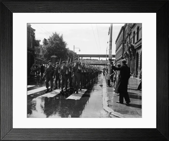 Framed Print : Suez Crisis 1956 People in the streets cheer and wave as troops march form