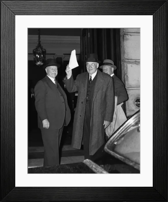 Framed Print : Suez Crisis 1956 John Foster Dulles arrives at the Suez Conference at Lancaster Framed Print : Suez Crisis 1956 John Foster Dulles arrives at the Suez Conference at Lancaster