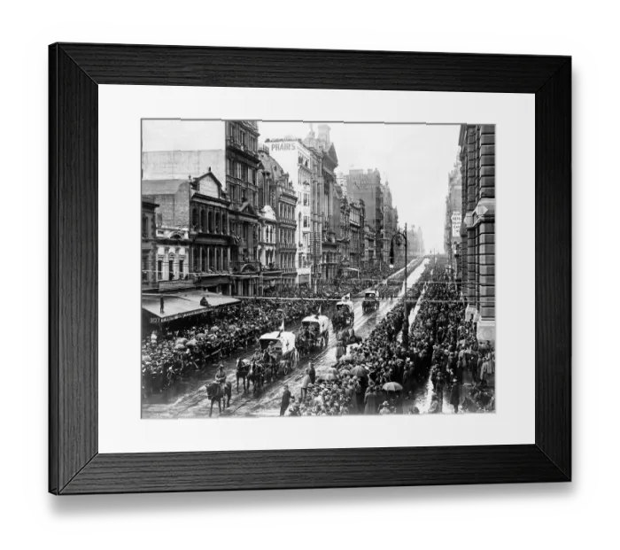 Framed Print : Australian troops marching through Melbourne prior to embarking for Europe