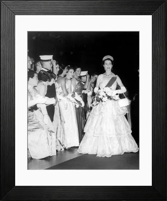  : The Queen in all her glory made her regal entry to the Hobart City Hall in Tasmania