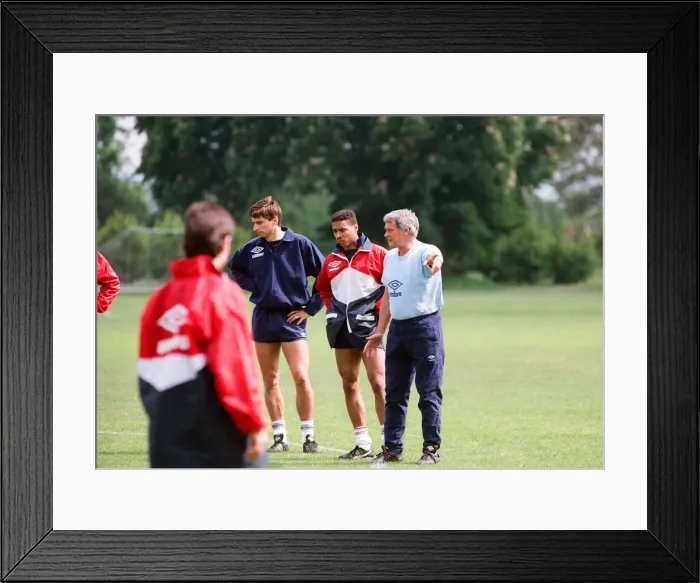 Framed Print : England manager Bobby Robson with Alan Smith (left) and Des Walker as he takes charge of Framed Print : England manager Bobby Robson with Alan Smith (left) and Des Walker as he takes charge of