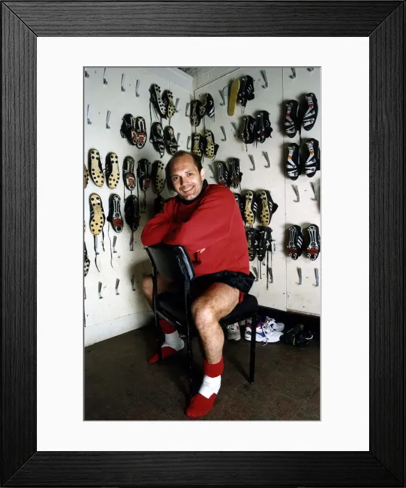 Framed Print : Ray Wilkins QPR football manager 1994-1996, pictured in boot room 24th May 1994 Framed Print : Ray Wilkins QPR football manager 1994-1996, pictured in boot room 24th May 1994