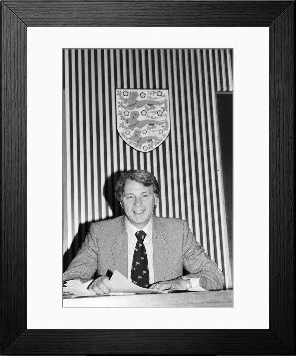 Framed Print : England manager Bobby Robson at a press conference before his team Framed Print : England manager Bobby Robson at a press conference before his team