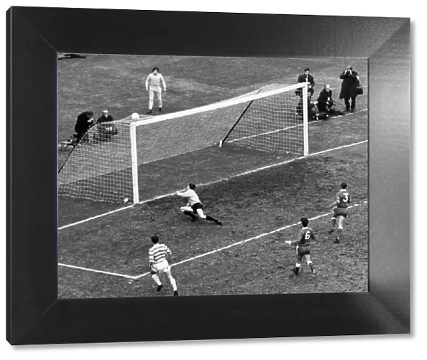 FA Scottish Cup Final. 11th April 1970. Bobby Lennox scores for