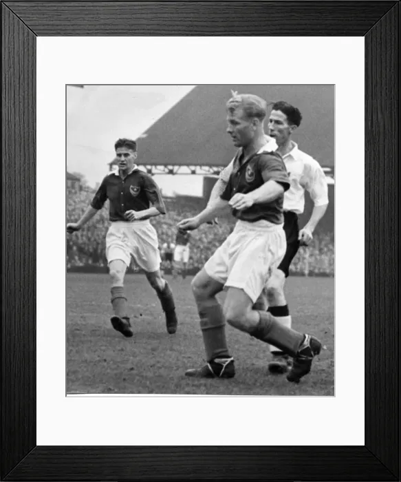 Framed Print : Bolton Wanderers v Portsmouth league match at Burden Park September 1952 Framed Print : Bolton Wanderers v Portsmouth league match at Burden Park September 1952