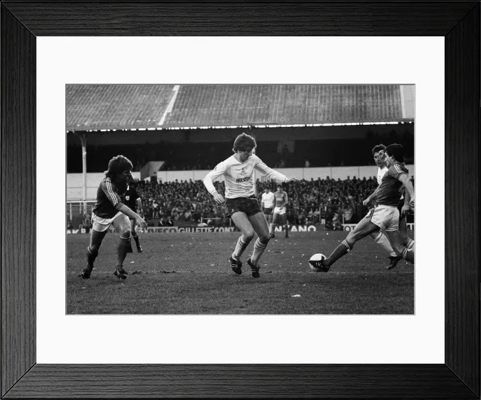 Framed Print : Tottenham Hotspur v Ipswich Town league match at White Hart Lane January 1984 Framed Print : Tottenham Hotspur v Ipswich Town league match at White Hart Lane January 1984